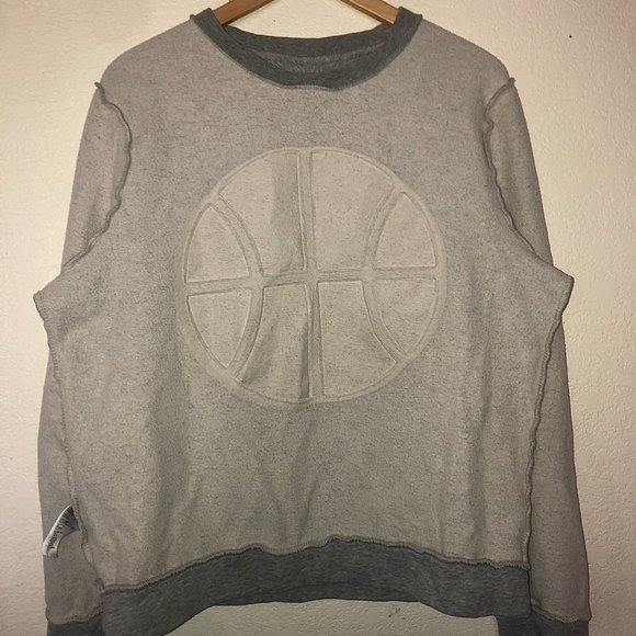 H&M "Basketball" Embossed Sweatshirt (Gray) - Picture 4 of 6